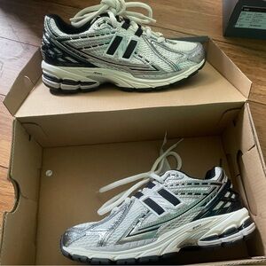 New Balance 1906R Grey and Black Classics